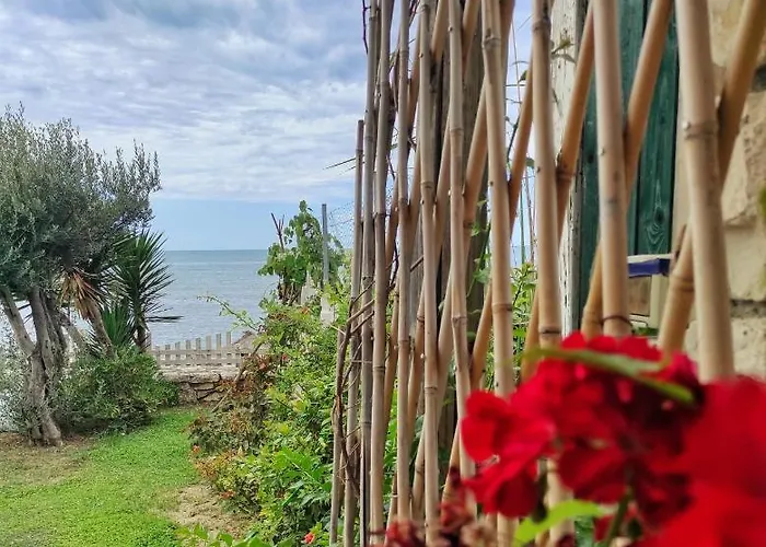 住宿加早餐酒店 Kallmi View - Nature Retreat On The Albanian Adriatic Coast 4*