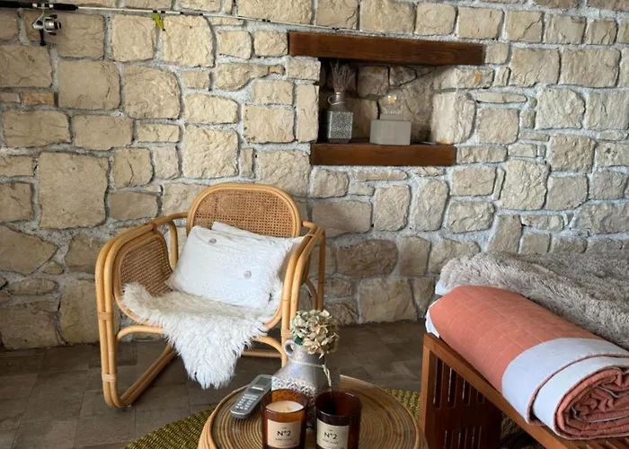 ベッド・アンド・ブレックファスト Kallmi View - Nature Retreat On The Albanian Adriatic Coast 4*